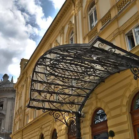 Aleksandar Hotel 4*